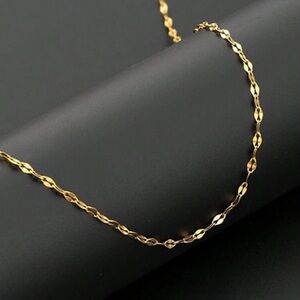 Elegant Golden Chain Necklace